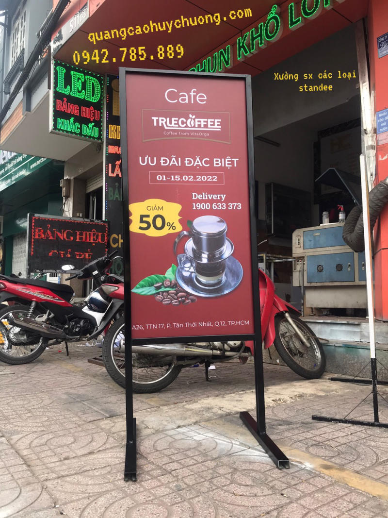 Thiết Kế Standee Quảng Cáo Quận 10