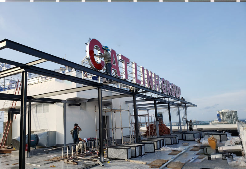 Thi Công Biển Chữ Nổi Sáng Mặt Tại TP.HCM