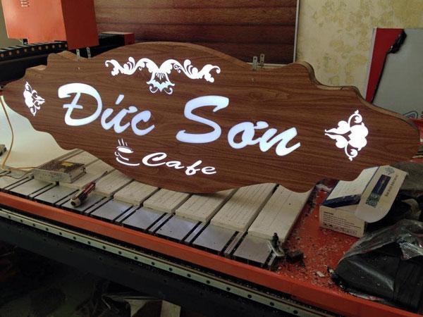 Thi Công Biển Quảng Cáo Bằng Gỗ Đẹp