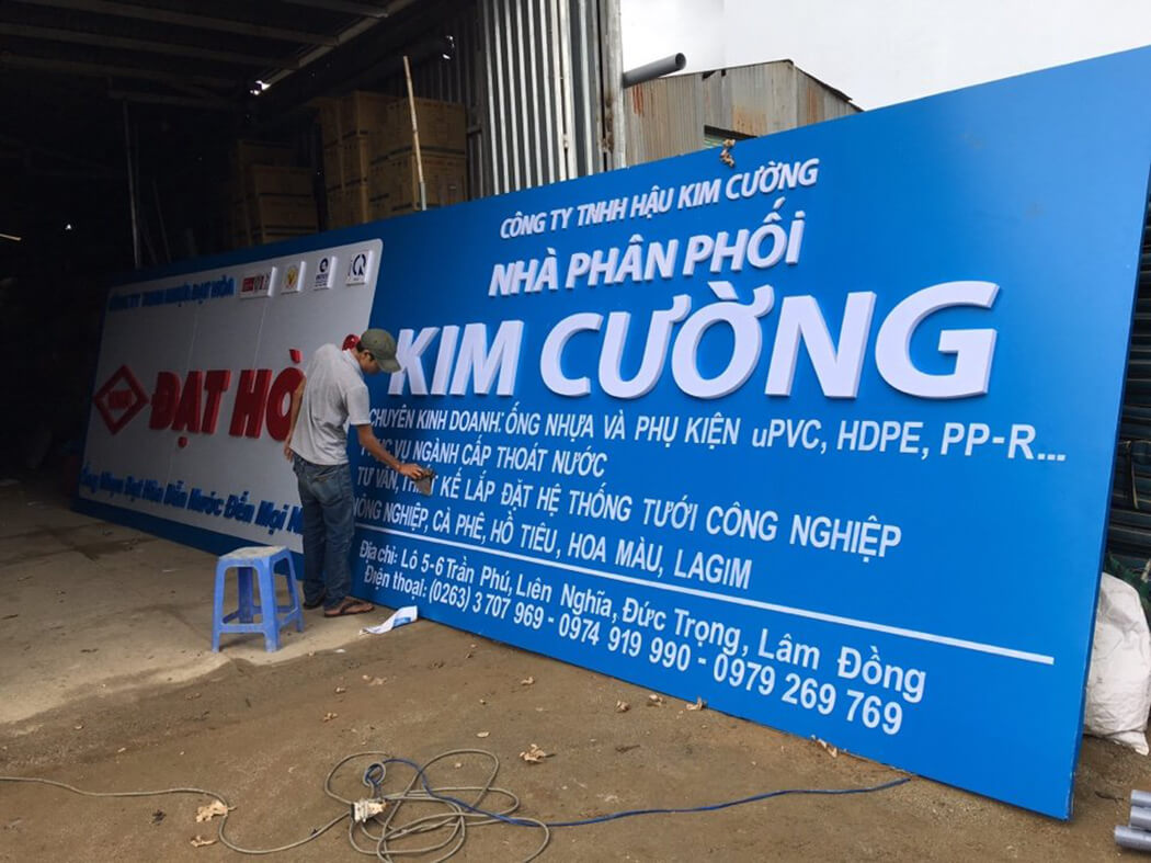 Thi Công Bảng Hiệu Nhà Phân Phối