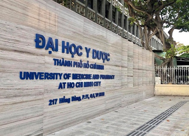 Thi Công Bảng Hiệu Trường Học Đẹp, Bền, Đúng Chuẩn