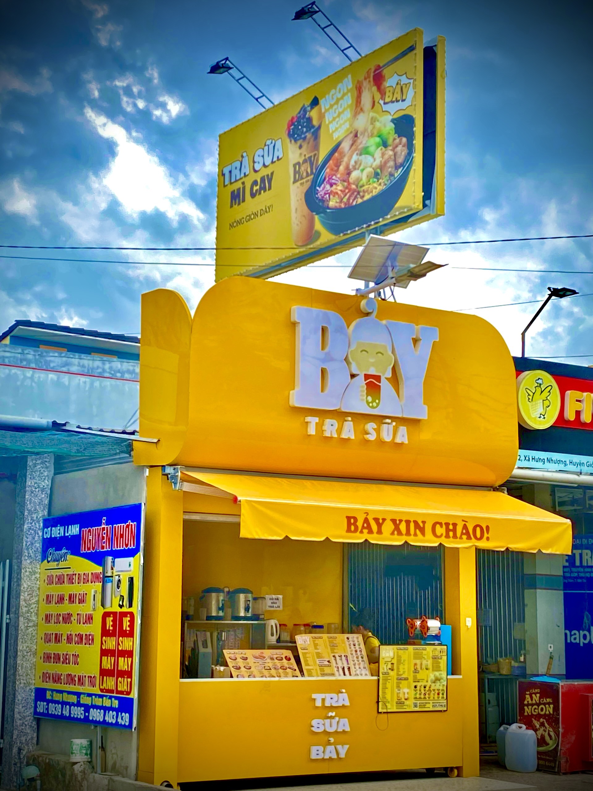 Thi Công Biển Quảng Cáo Nổi Bật