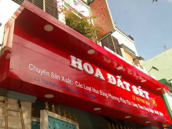 Mẫu Biển Quảng Cáo Cửa Hàng Nhôm Kính