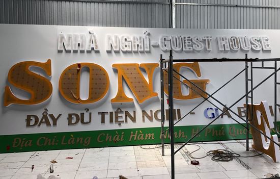 Thi Công Bảng Hiệu Nhà Nghỉ Chuyên Nghiệp