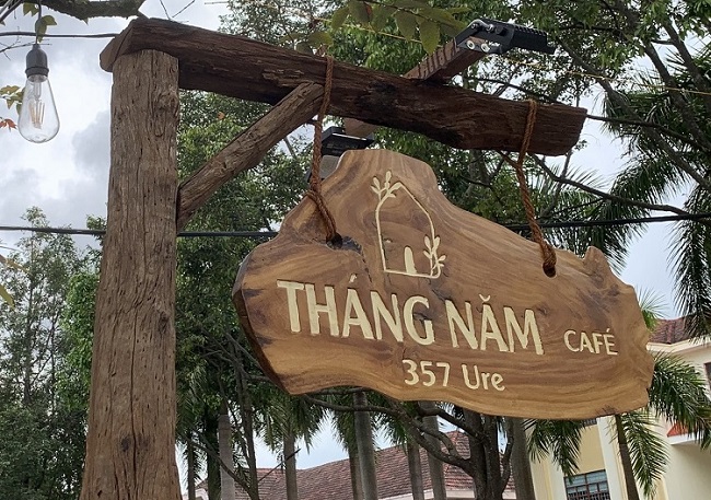 Mẫu Bảng Hiệu Cafe Mang Đi Đẹp Năm 2025