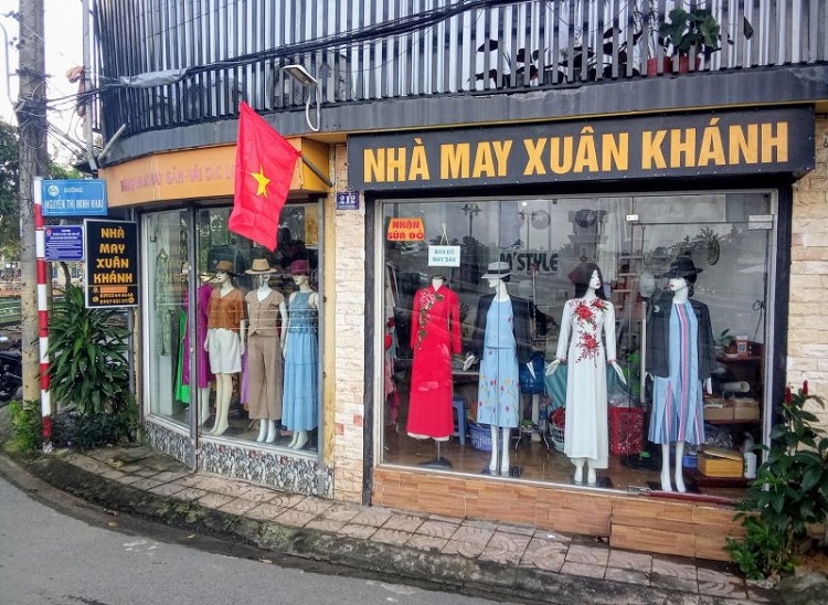 Mẫu Bảng Hiệu Nhà May Đẹp Năm 2026 Thu Hút Khách Hàng