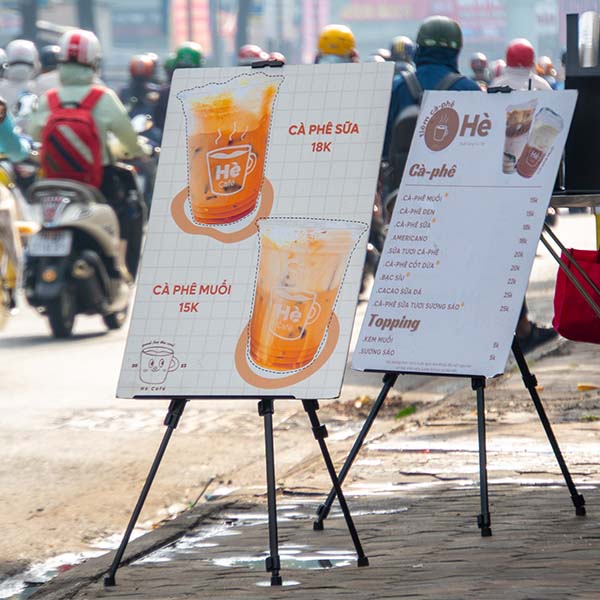Mẫu Biển Quảng Cáo In Bạt Đứng Đẹp Năm 2026 Thu Hút