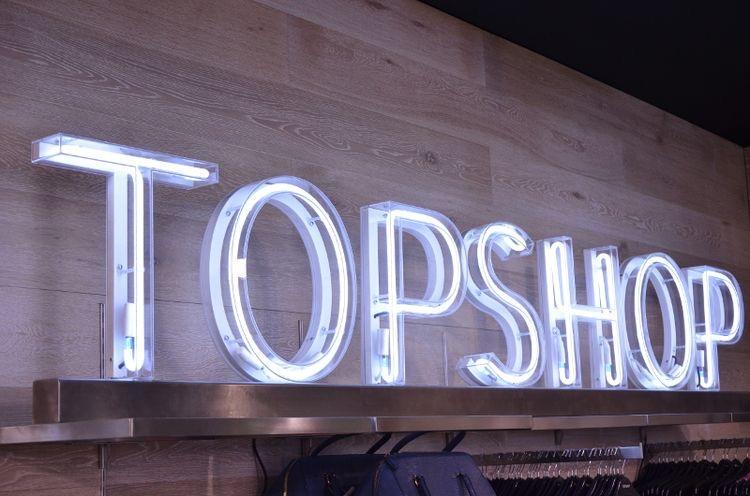 Biển Hiệu Đèn LED Chữ Nổi Đẹp