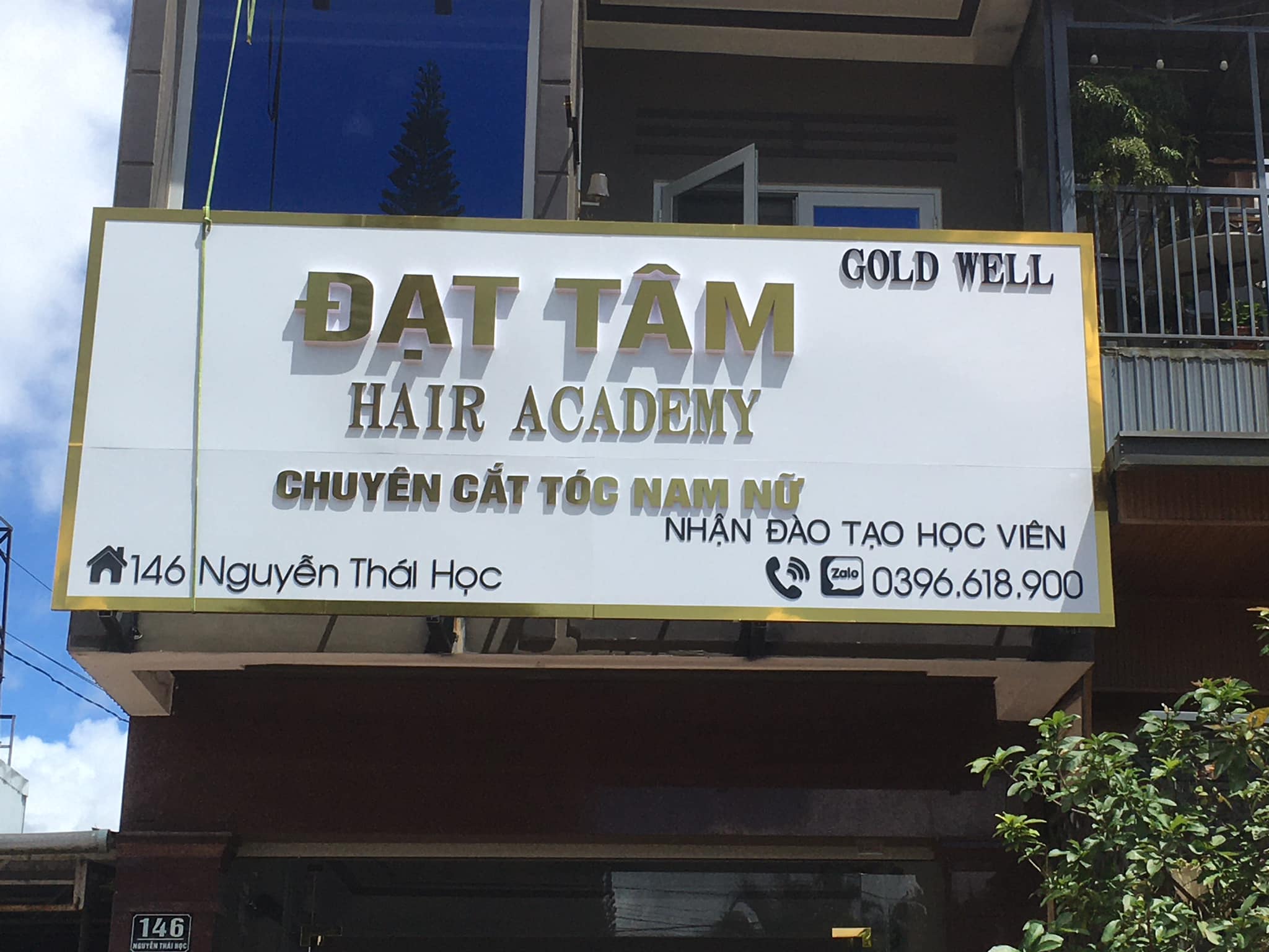 Thi Công Biển Hiệu Salon Tóc Đẹp