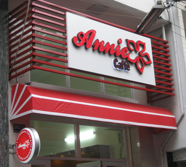 Bảng hiệu alu Quận 2