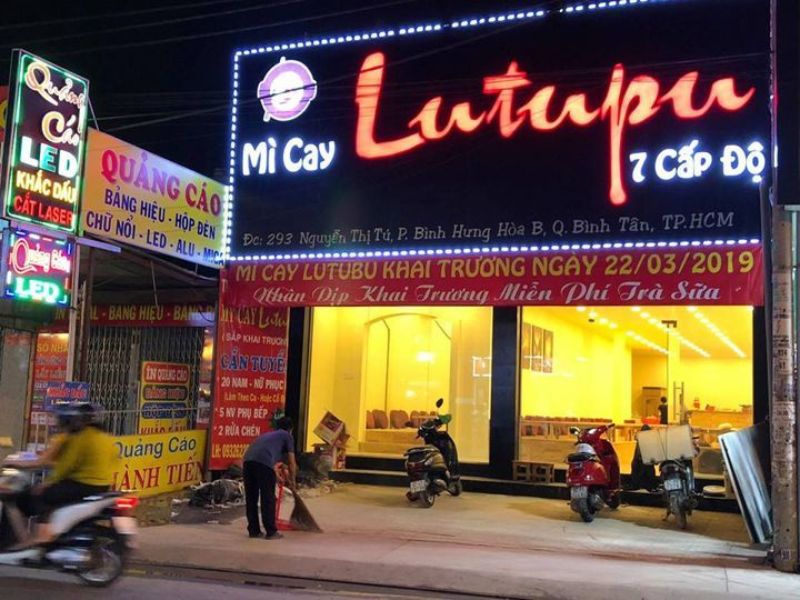 Mẫu Bảng Hiệu Mì Cay Đẹp Năm 2026