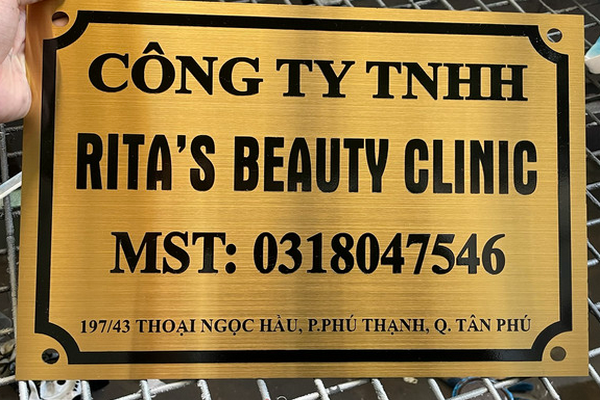Làm Bảng Hiệu Inox Vàng Xước TPHCM