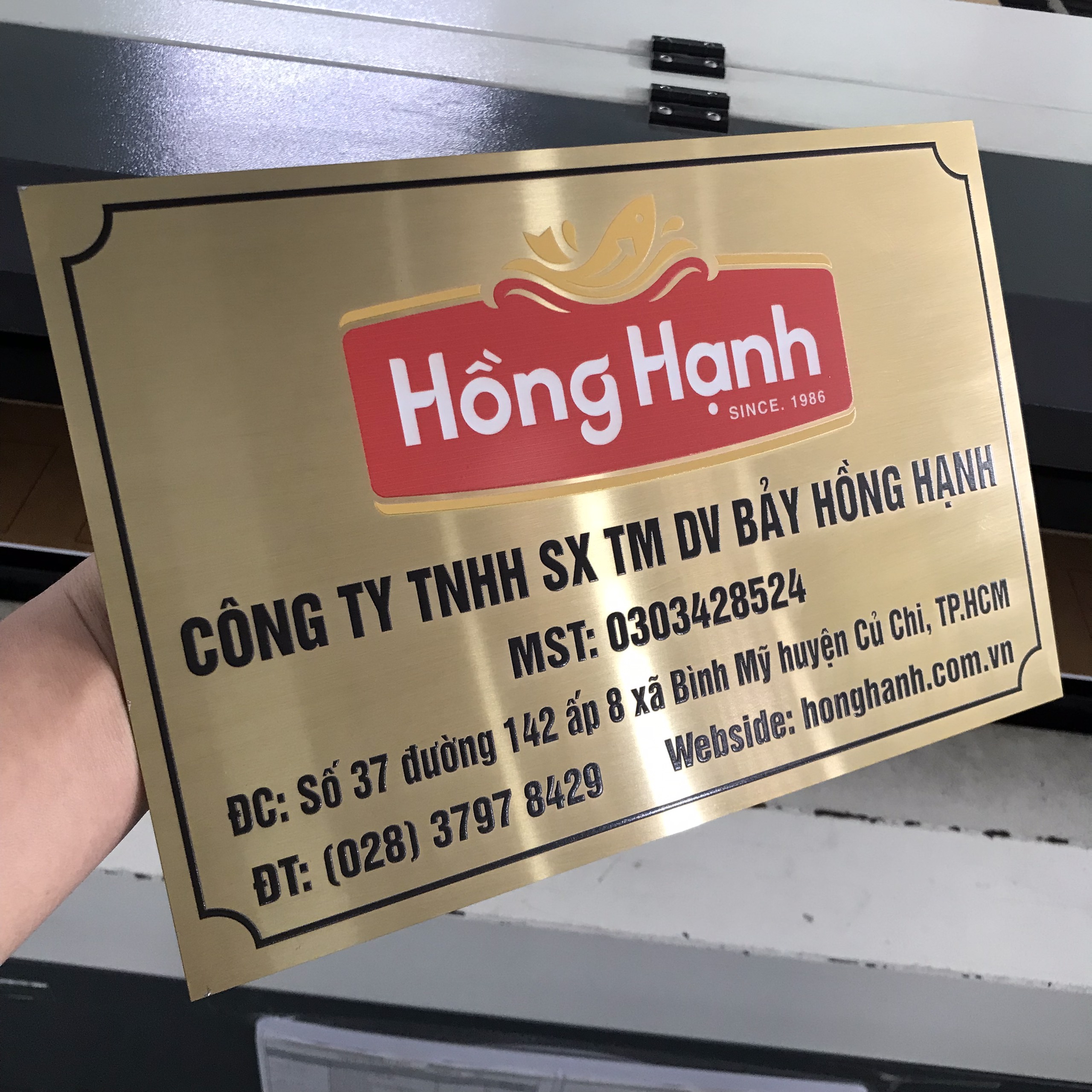Thiết kế bảng hiệu inox chuyên nghiệp tại TP.HCM