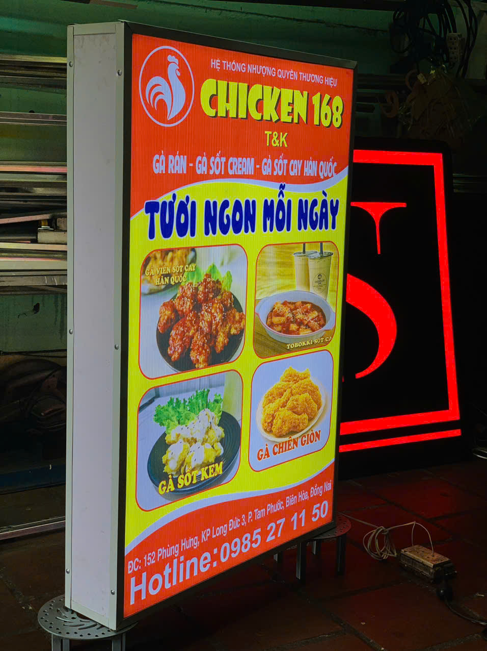 Biển quảng cáo hộp đèn Hiflex