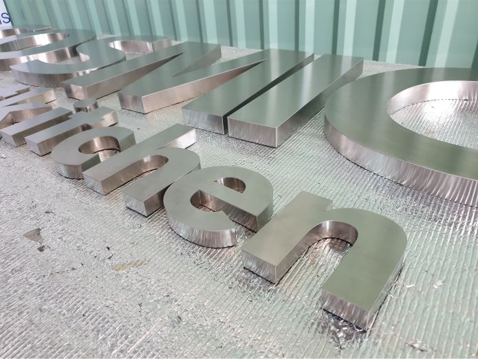 Làm Chữ Nổi Inox Giá Rẻ Tại TP.HCM
