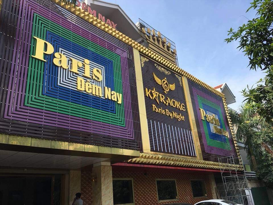 Thi công biển quảng cáo bằng tôn