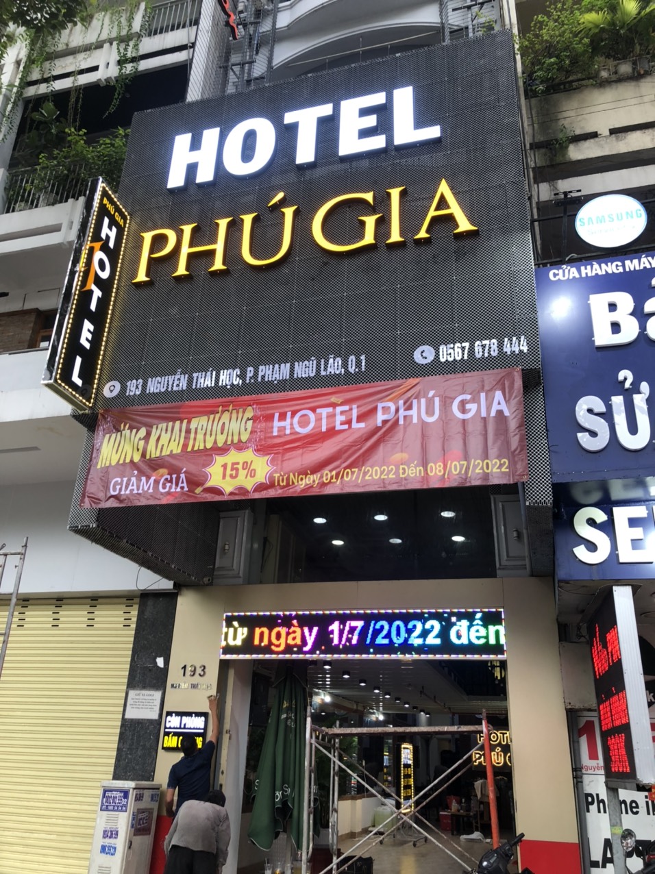 Thi công biển hiệu khách sạn