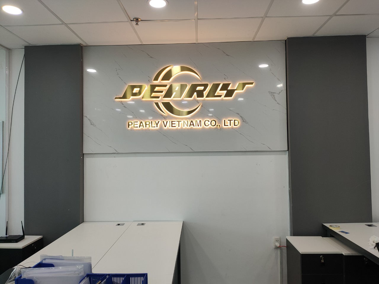 Thiết kế bảng hiệu chữ nổi inox