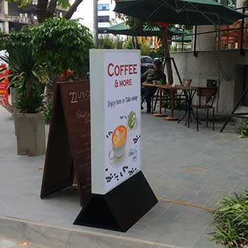 Thiết kế biển quảng cáo có chân